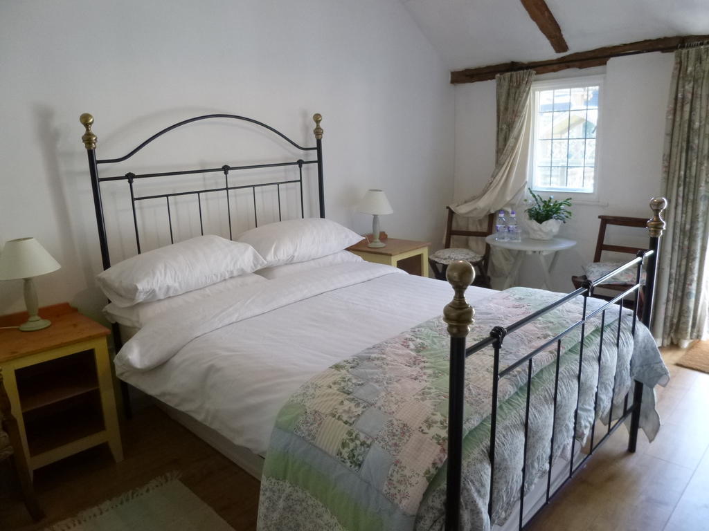 Church Hall Farm Bed And Breakfast 布洛克斯泰德 客房 照片